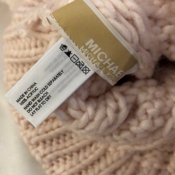 Michael Kors Soft Blush Pink Cable Knit Cuffed Beanie Hat Pink Pom Pom OS NWT - Picture 10 of 14